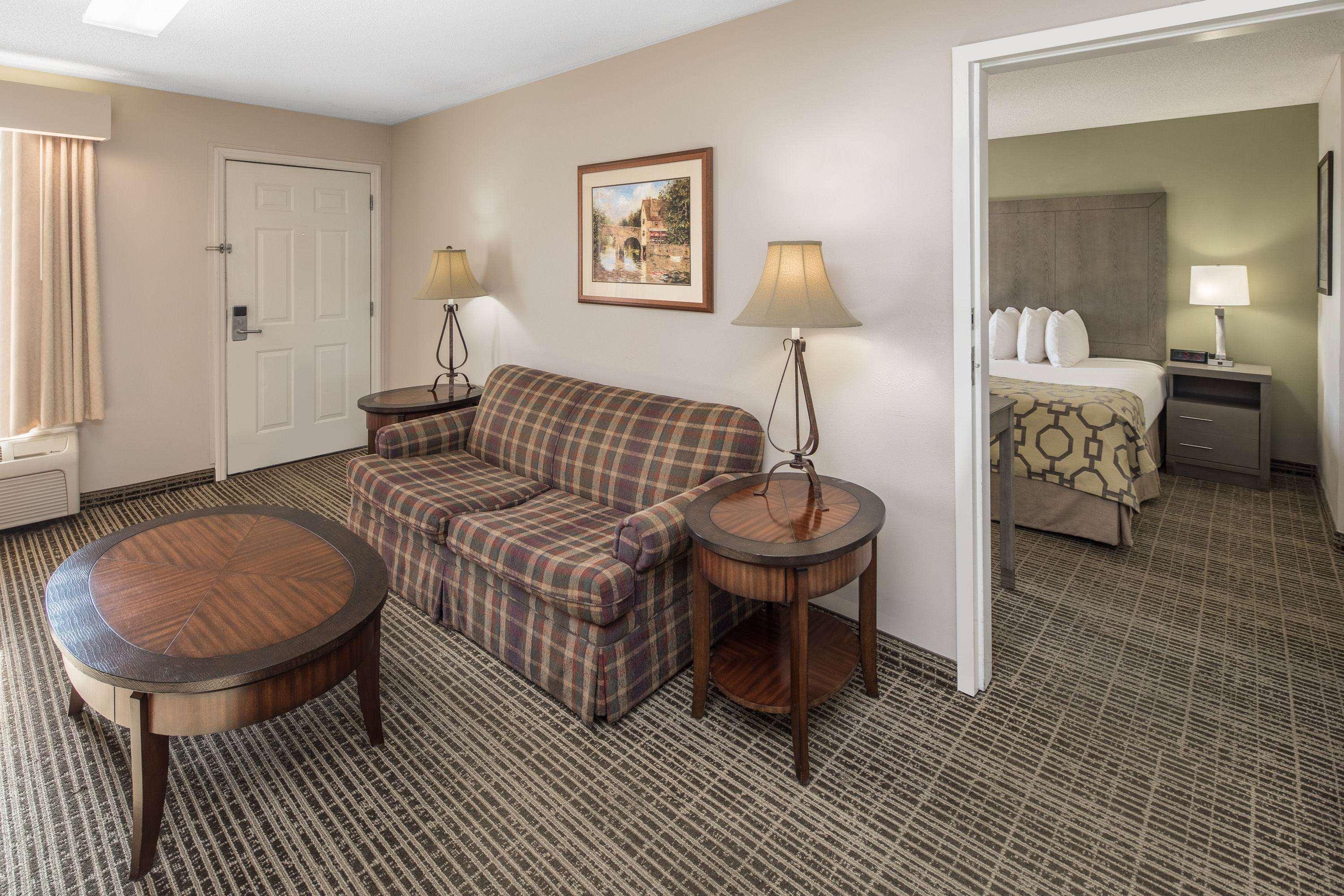 Motel Baymont By Wyndham Cleveland Exterior foto