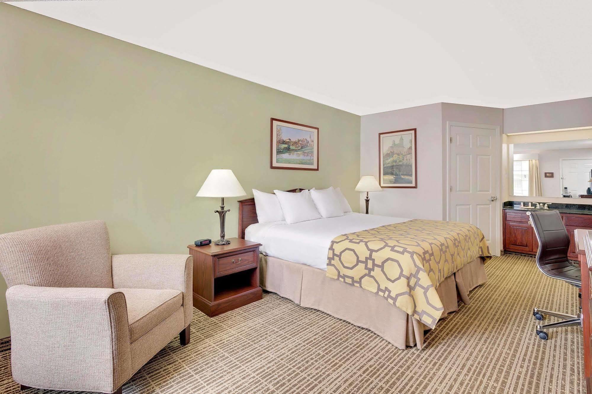 Motel Baymont By Wyndham Cleveland Exterior foto